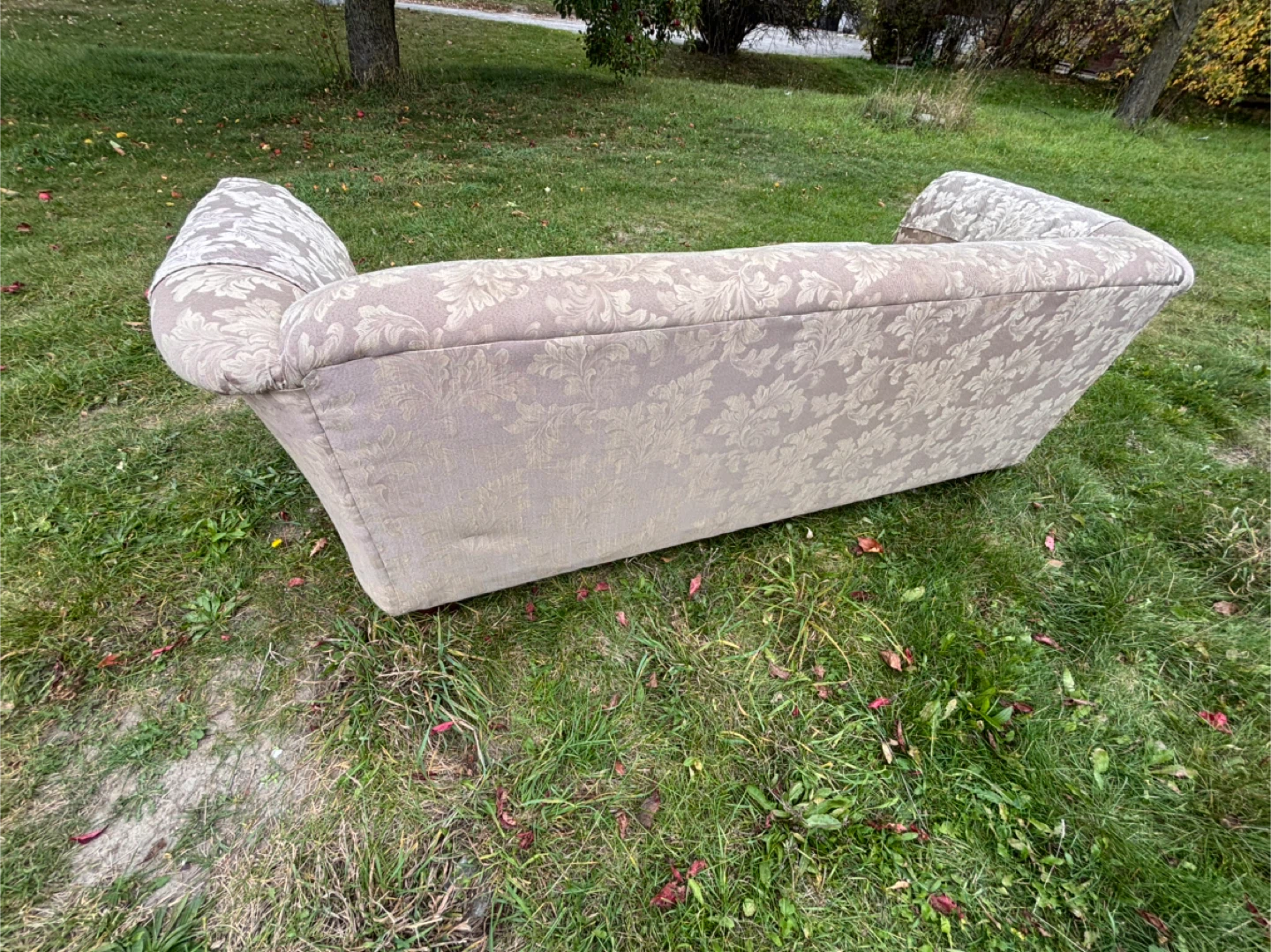 FREE Floral Patterned Sofa & Love Seat - photo 4