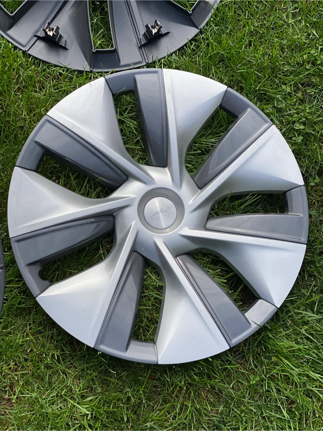 Tesla Wheel Covers (Set of 4) image indicator(2)