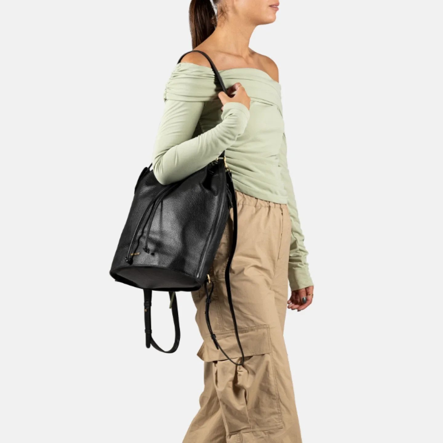 BURKELY real leather black pebble drawstring two-way bag image indicator(3)