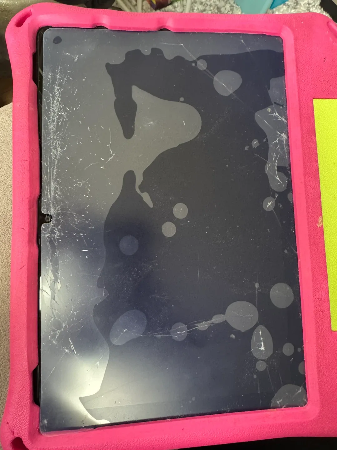 Fire Tablet with Pink Case - Damaged Screen image indicator(2)