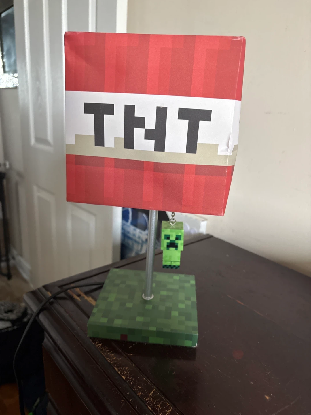 Minecraft TNT Block Lamp with Creeper Charm (collectable) - photo 2