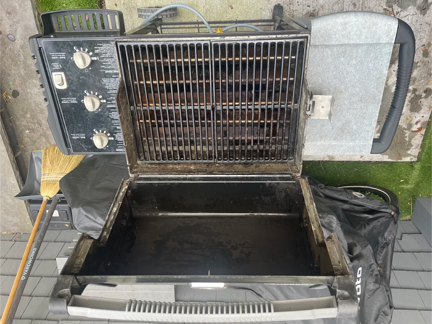 Weber Genesis Silver Gas Grill – Ready to Use + Winter Cover - photo 3