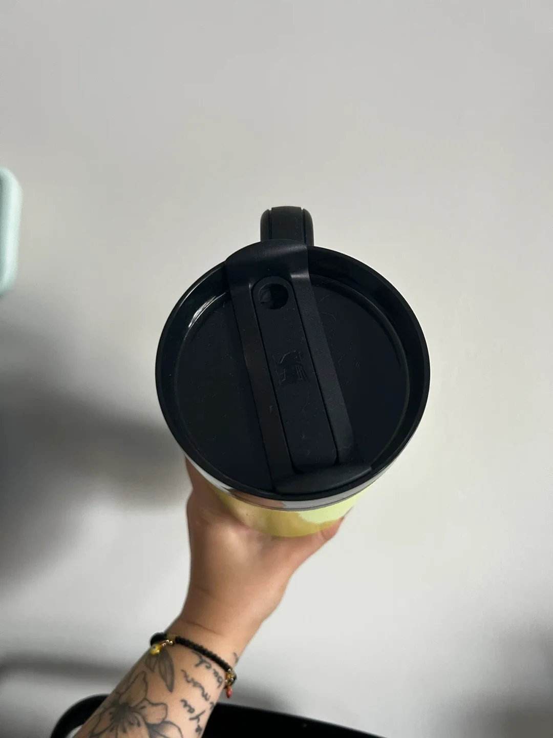 Stanley Tumbler, Neon Yellow image indicator(2)