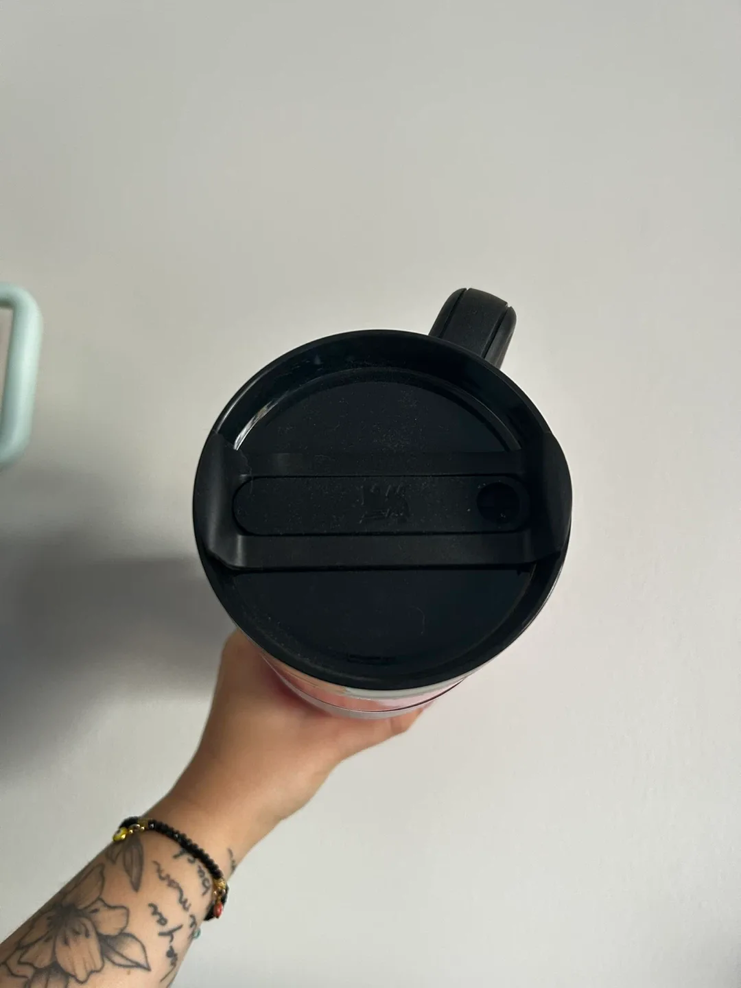 Stanley Neon Pink Tumbler - 40 oz image indicator(2)