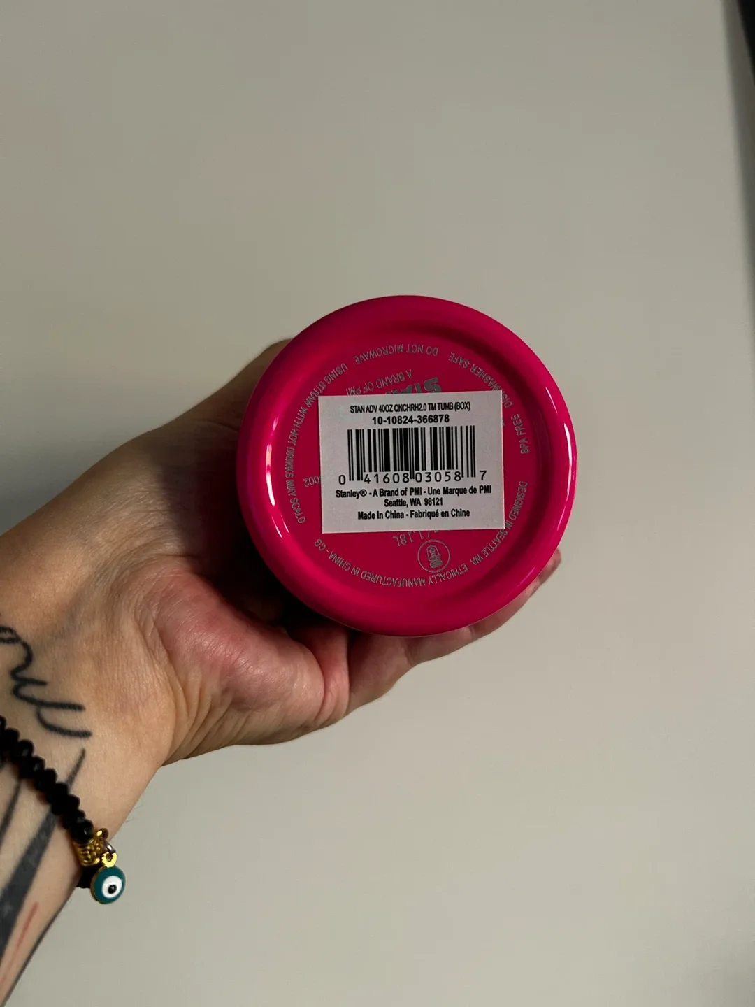 Stanley Neon Pink Tumbler - 40 oz image indicator(3)