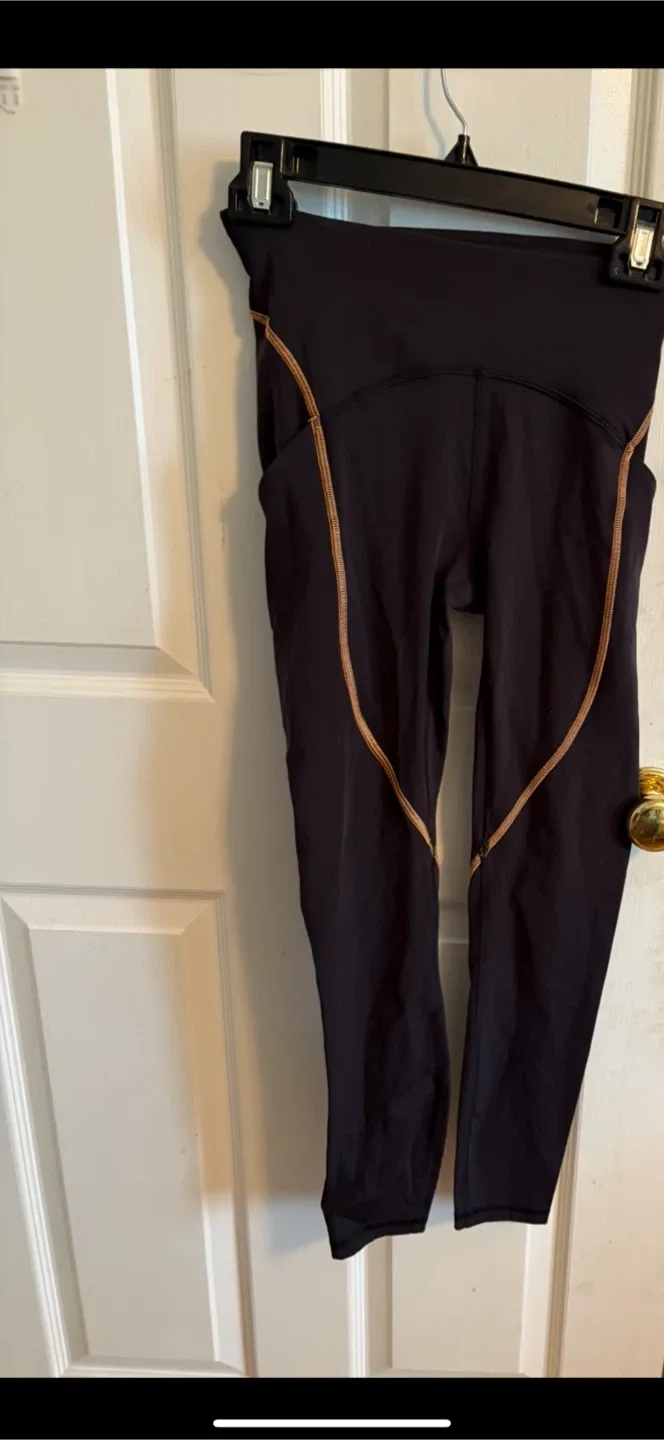 Lululemon Align HR size 4 tight 25 pockets Black Leggings thumbnail