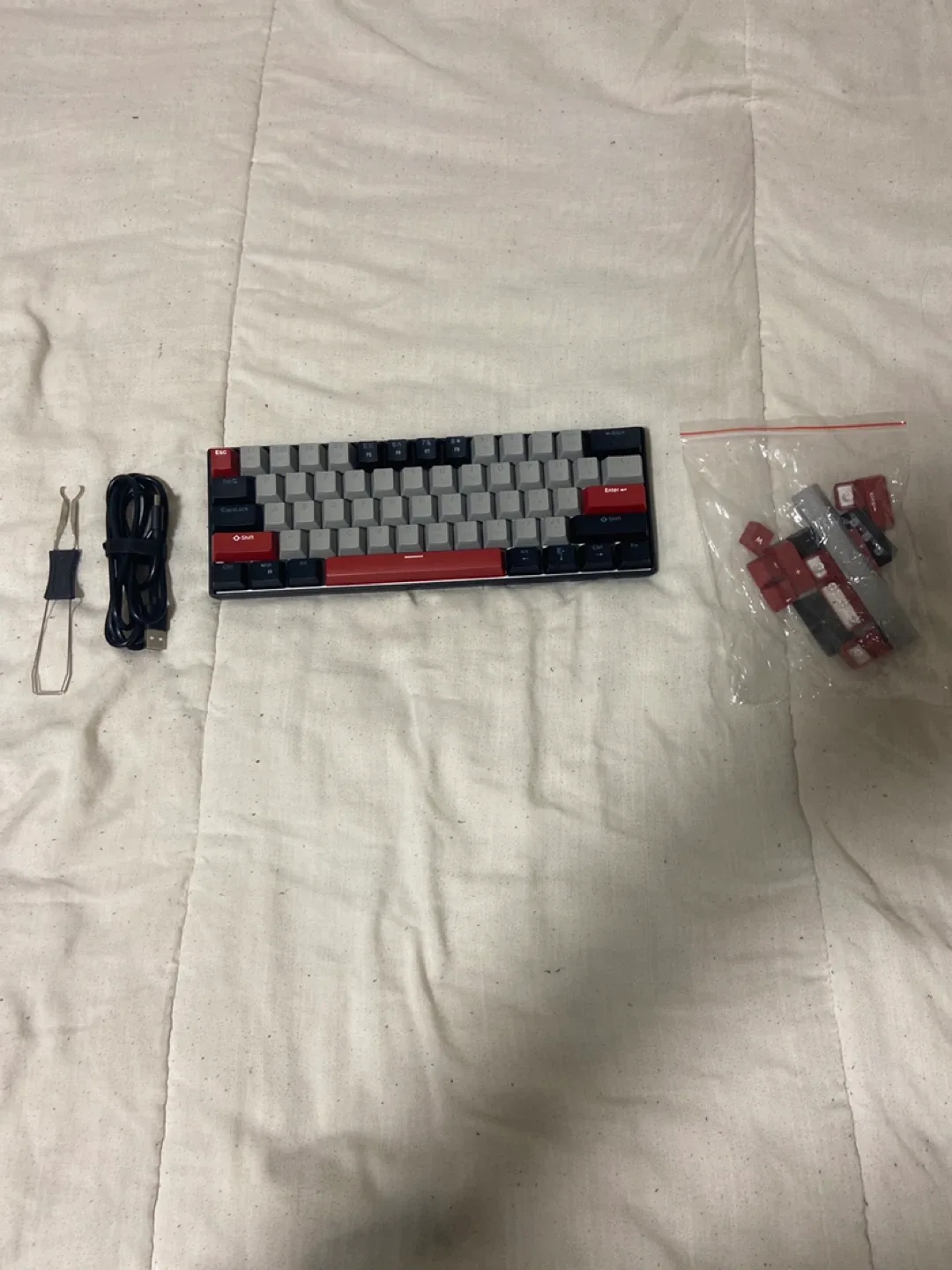 MageGee AR61 Mechanical Keyboard - Red/Grey image indicator(3)