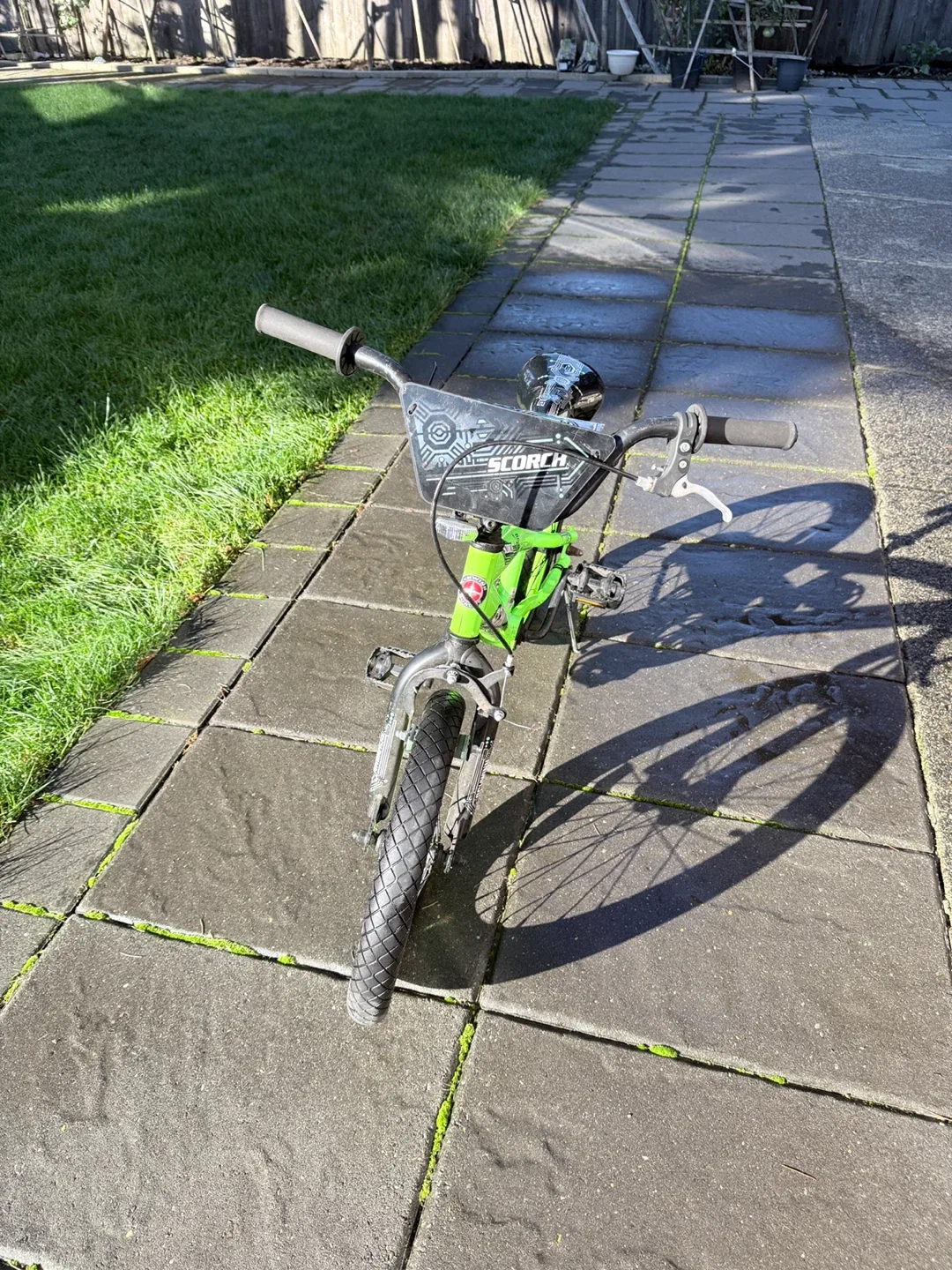 Schwinn Scorch Kids' Bike - Green image indicator(3)