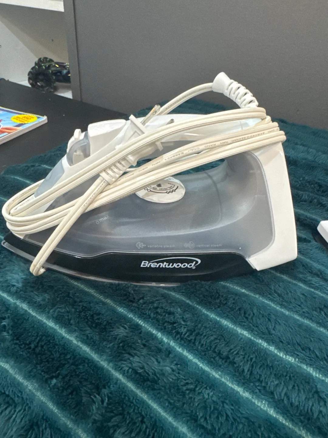 Brentwood Steam Iron