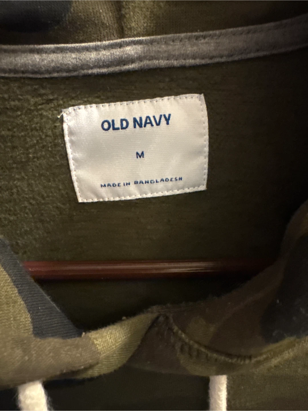 Old Navy Camo Hoodie - Size Medium - photo 3