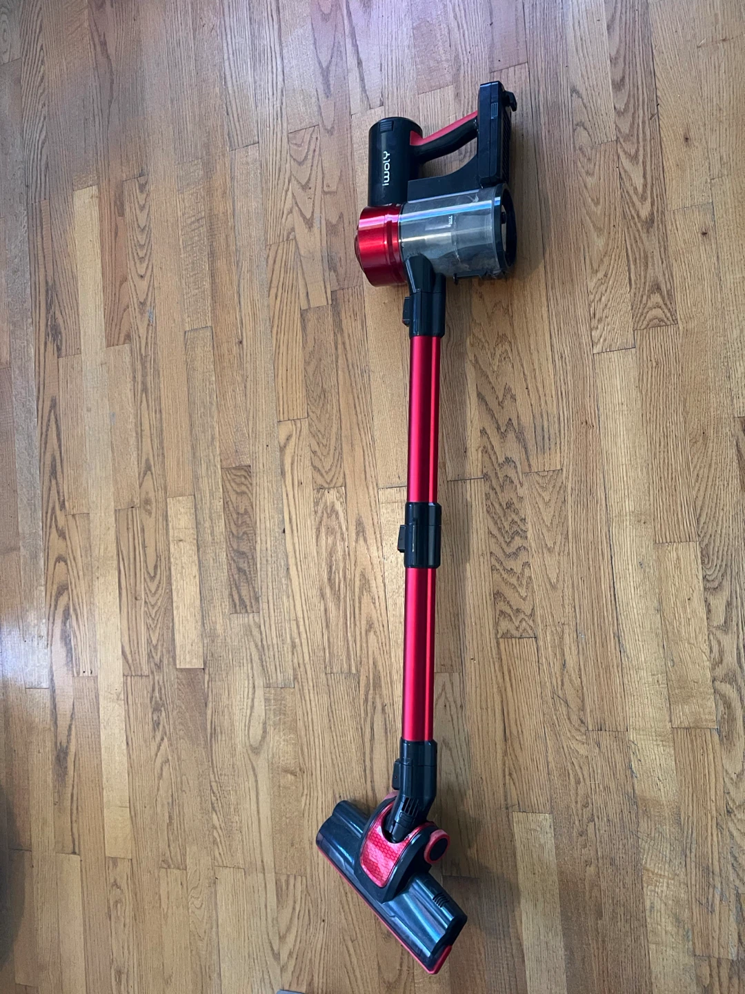 Iwoly Cordless Vacuum Cleaner - Red