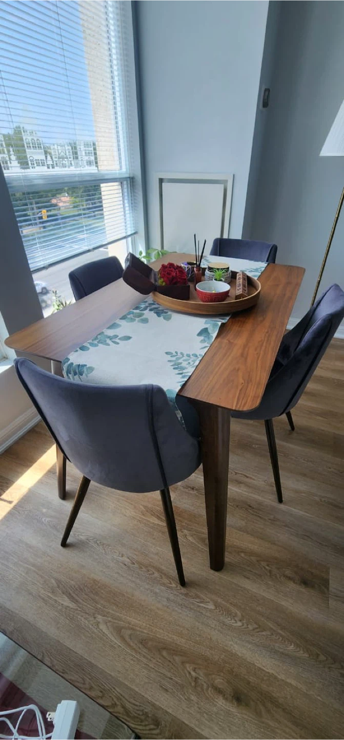 Dining table and Dining Chairs - Set of 4