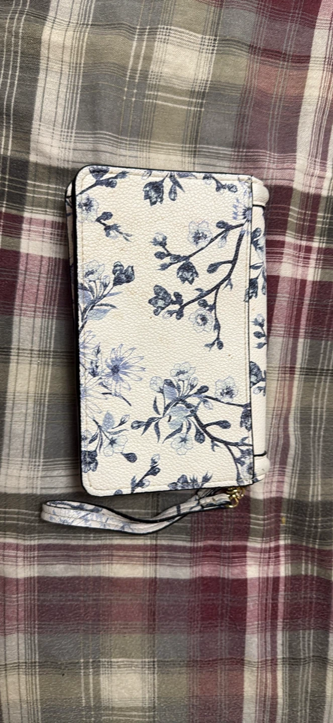 Victoria’s Secret- Floral Wristlet Wallet - photo 4