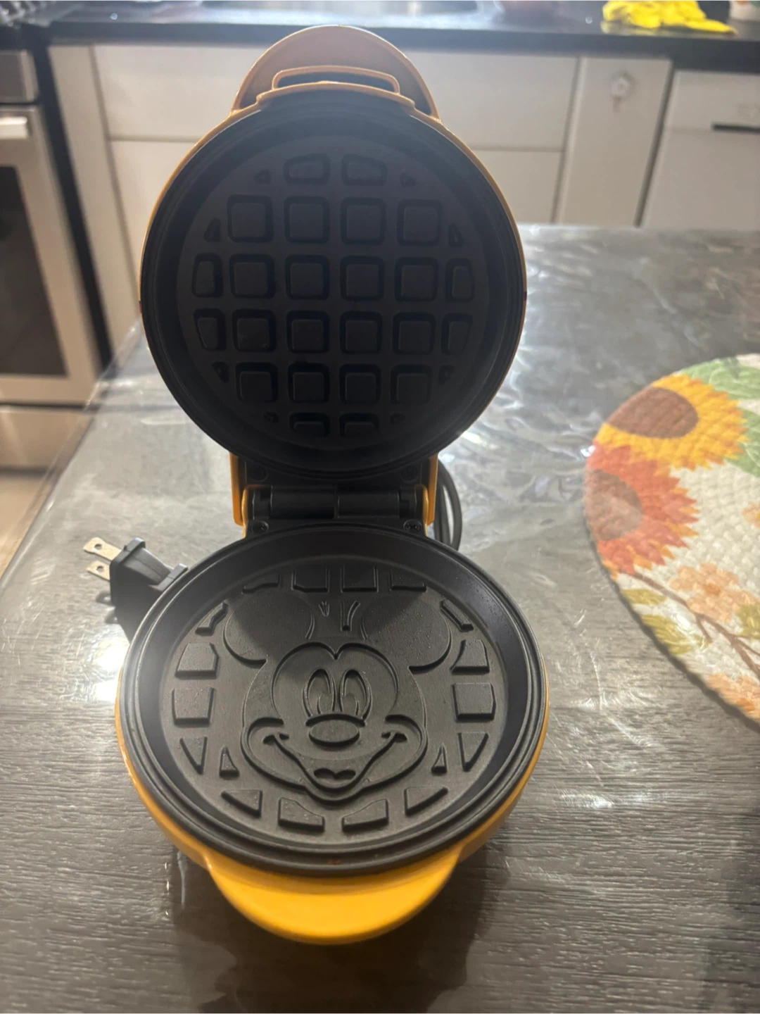 Mickey Mouse Waffle Maker - Yellow - photo 2
