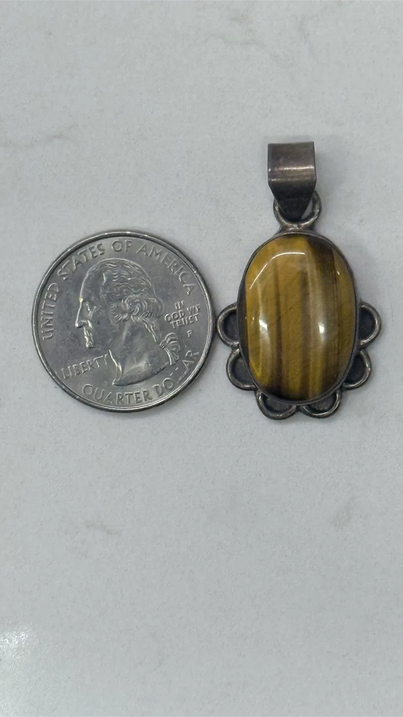 Vintage Tiger's Eye Pendant image indicator(2)