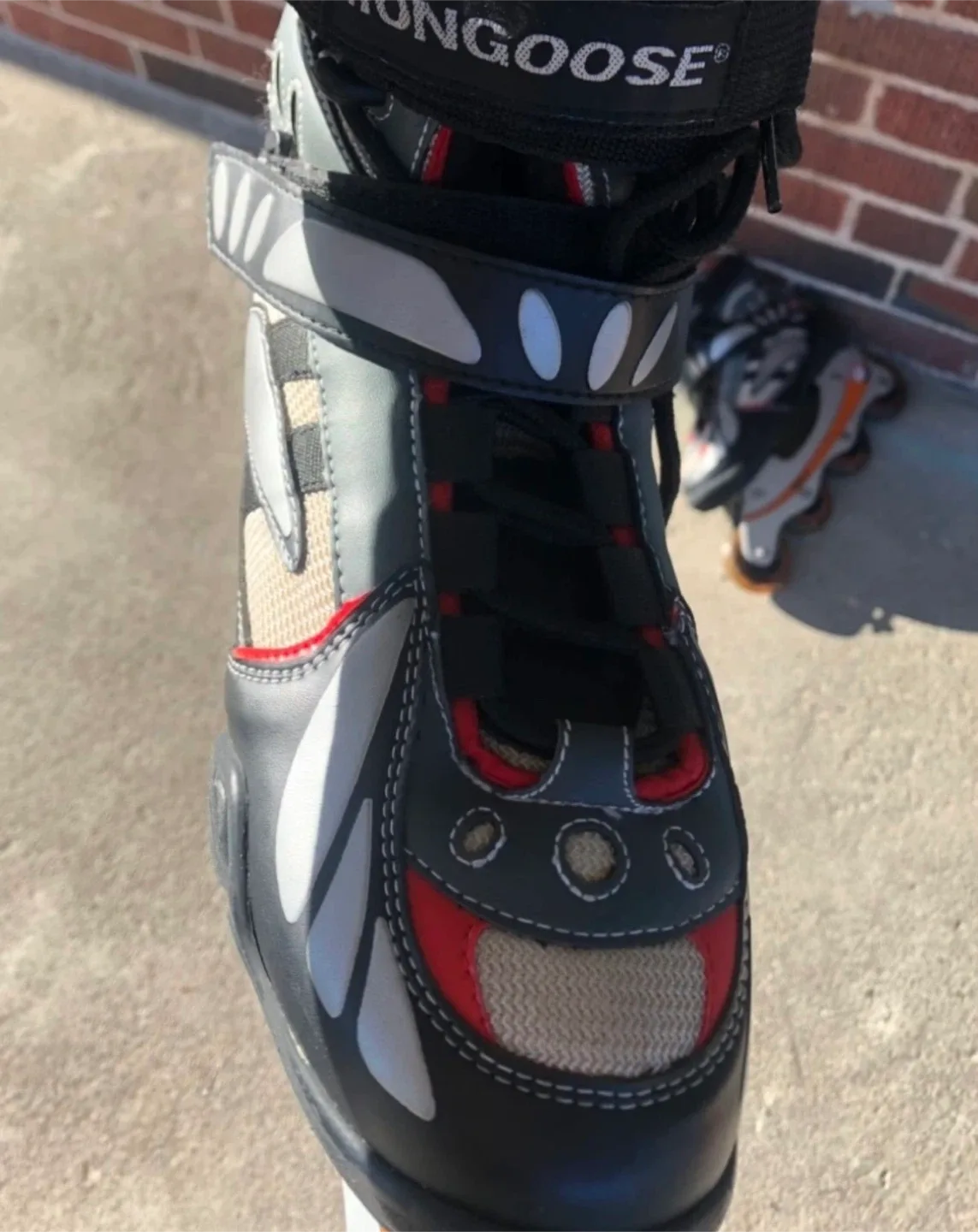 New Mongoose inline skates. Men’s Size 8 image indicator(4)