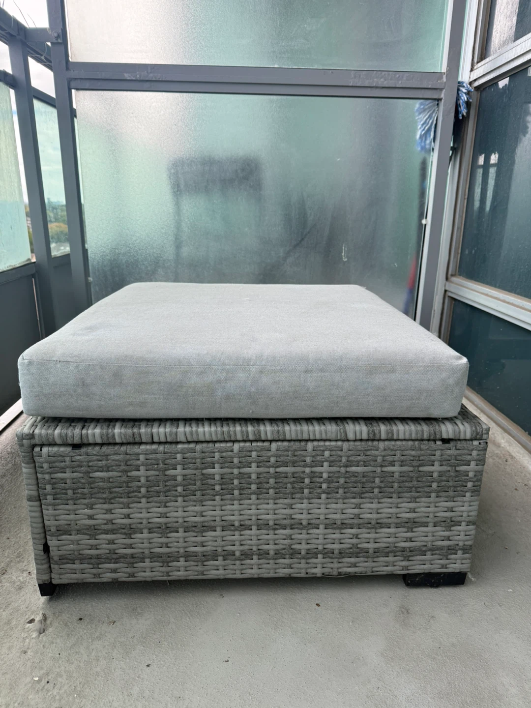 Patio Wick table for Sale