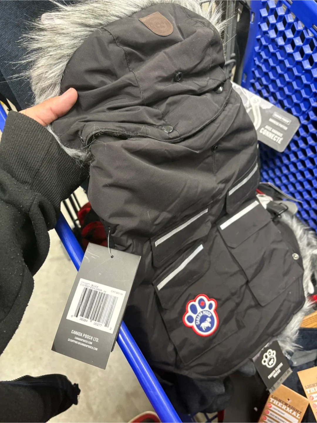 Canada Pooch Everest Explorer Dog Coat - Size 24 image indicator(3)