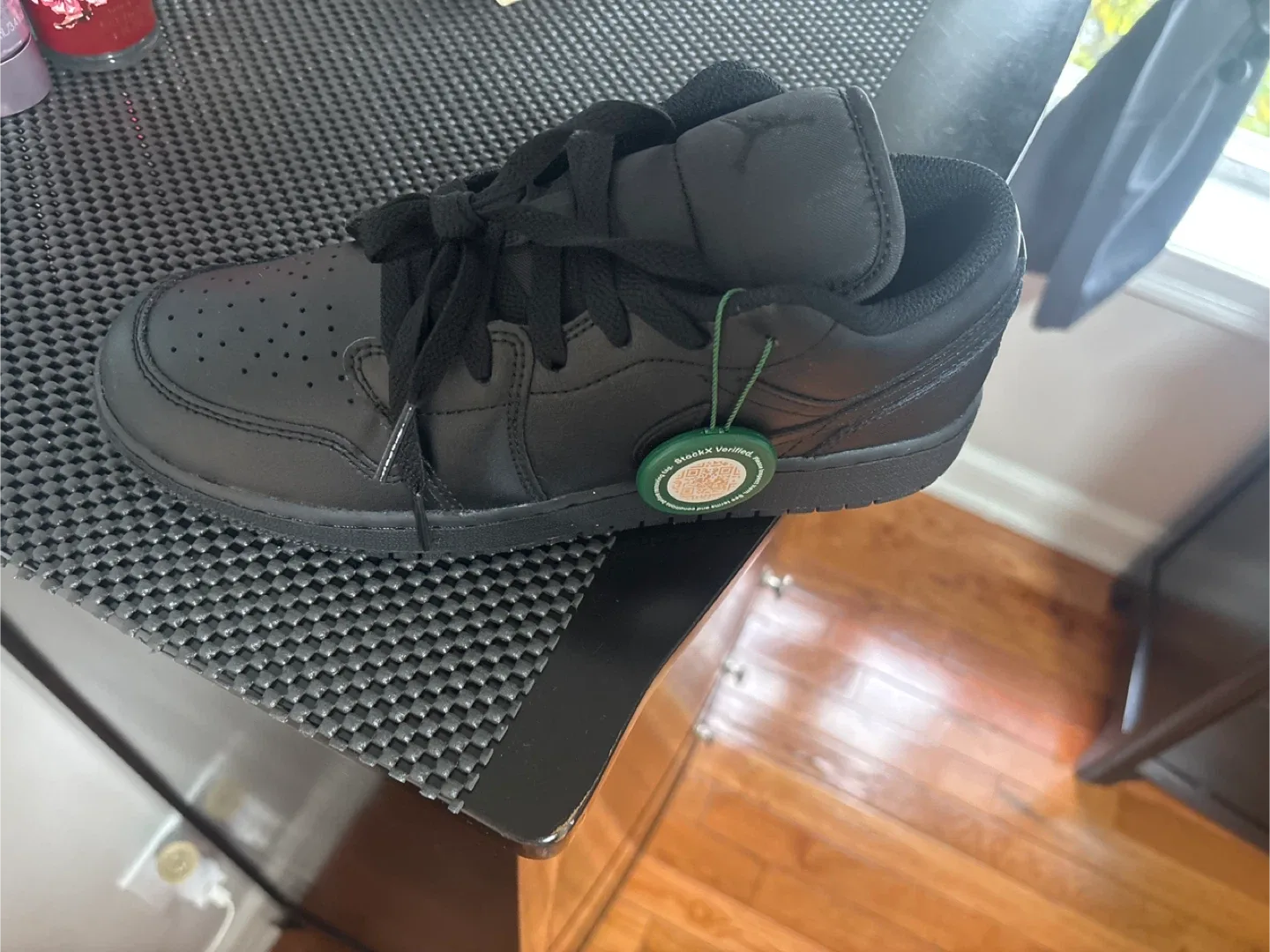 Jordan 1 low tops image indicator(2)