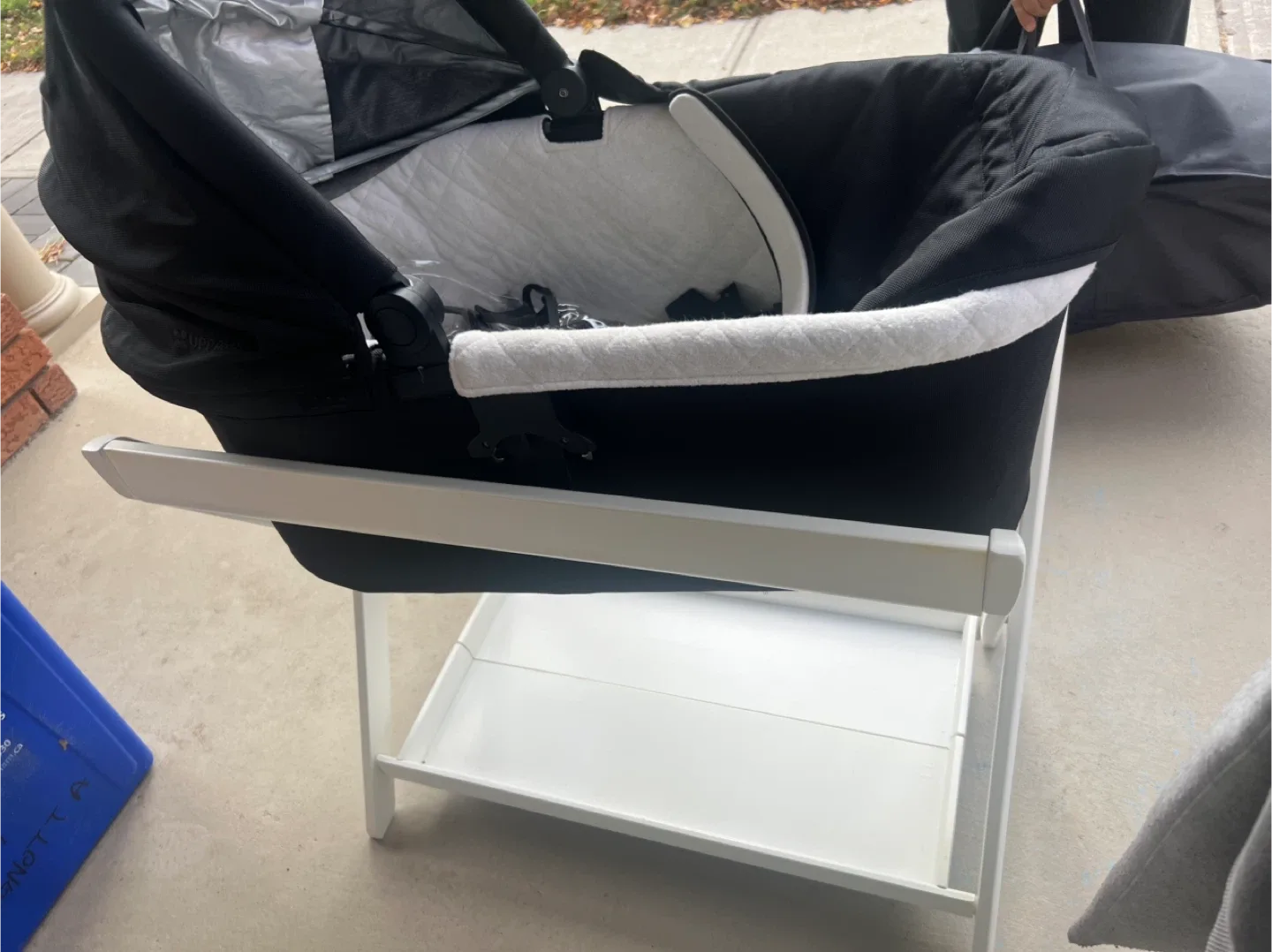 Uppababy bassinet and stand 2012 image indicator(3)