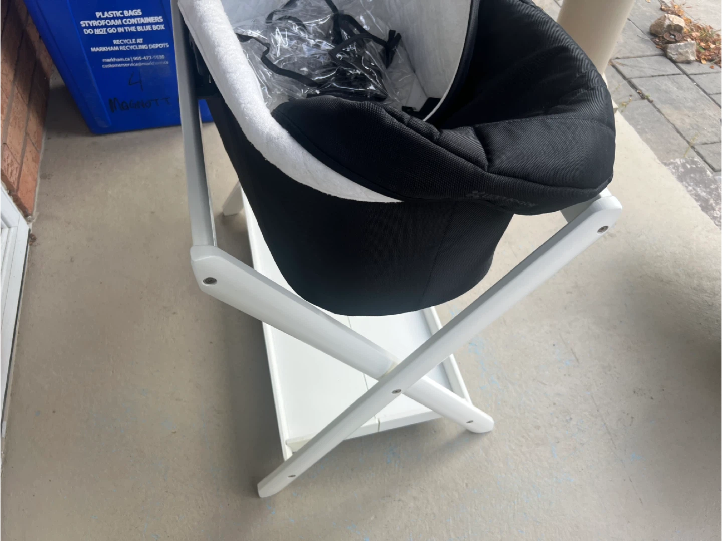 Uppababy bassinet and stand 2012 - photo 2