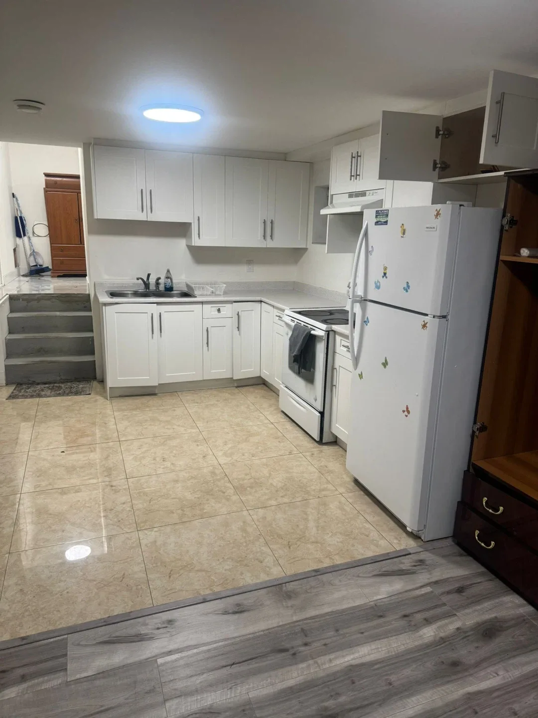 Basement for rent image indicator(2)