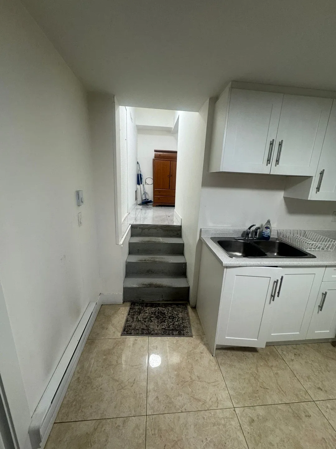 Basement for rent image indicator(9)