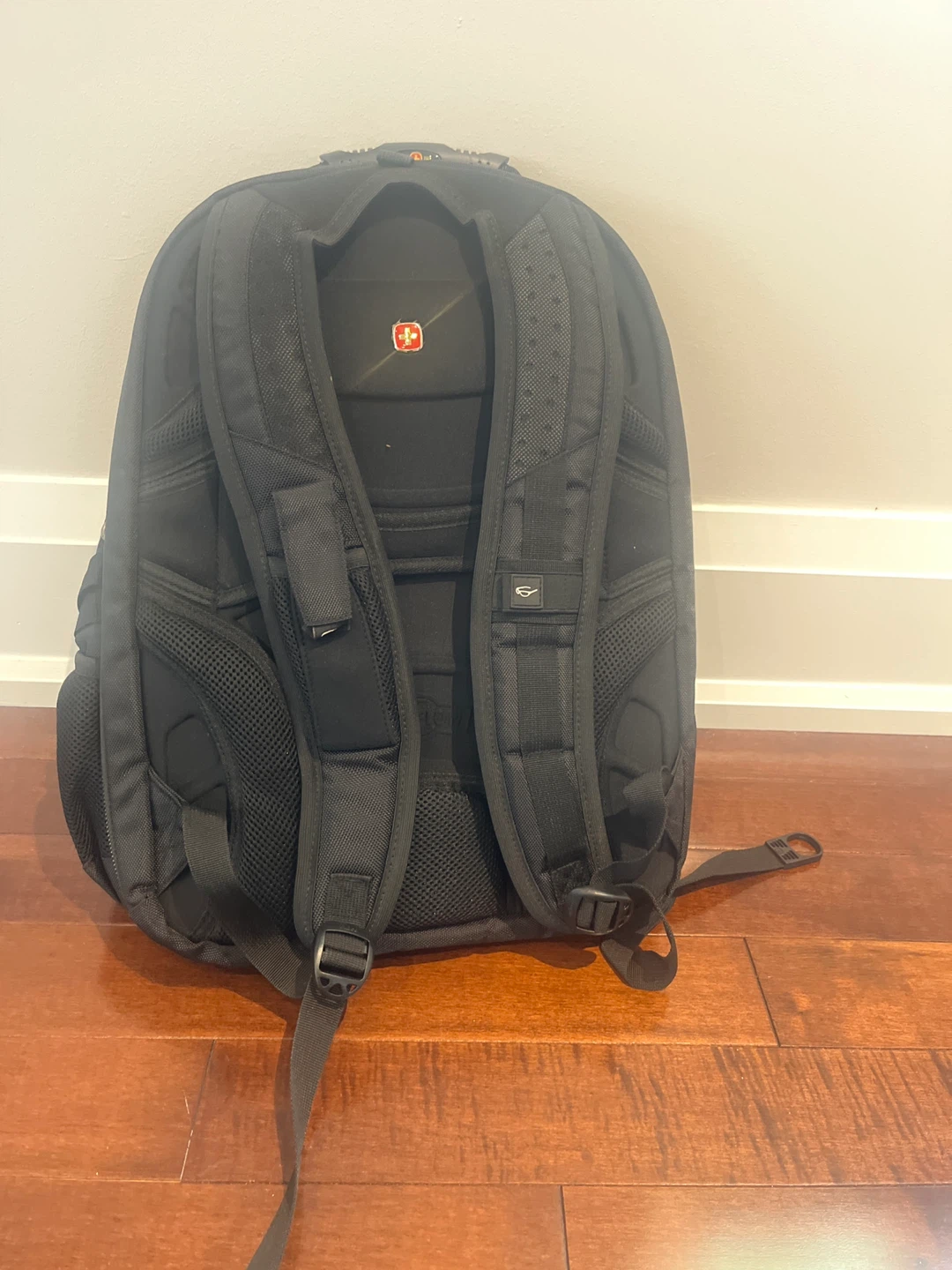Swiss Gear Black Backpack - photo 2