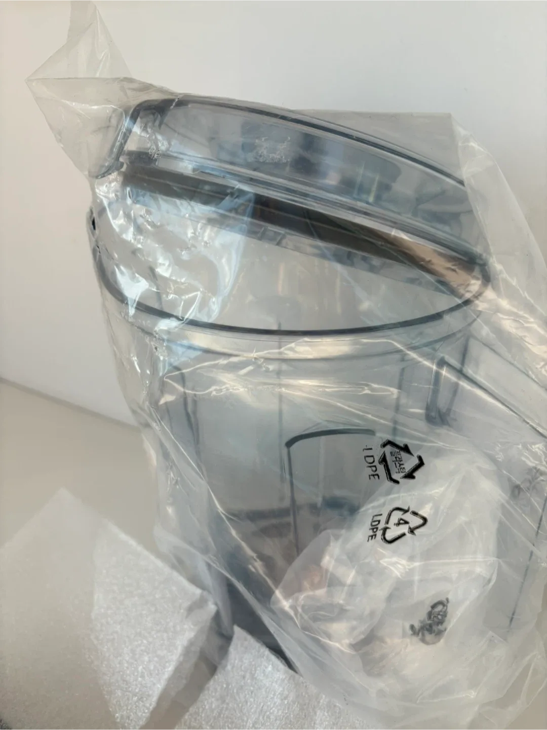 Vitamix 2L Pitcher with tamper brand new image indicator(2)