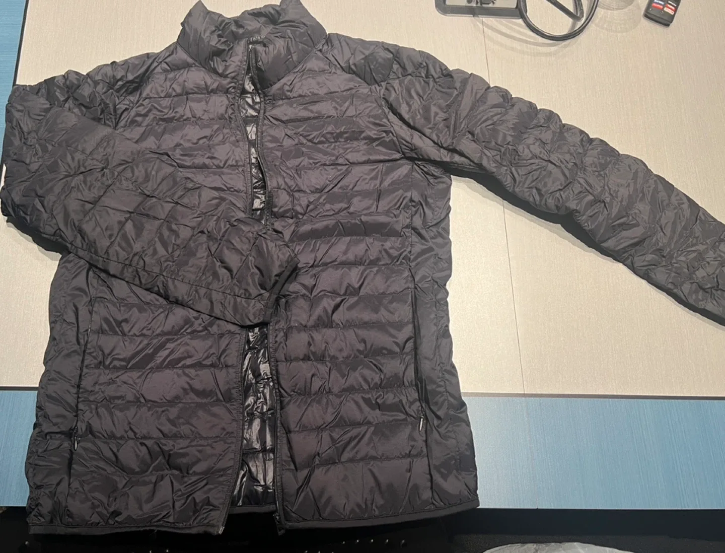 UNIQLO Down Jacket (Ultra Light) image indicator(5)