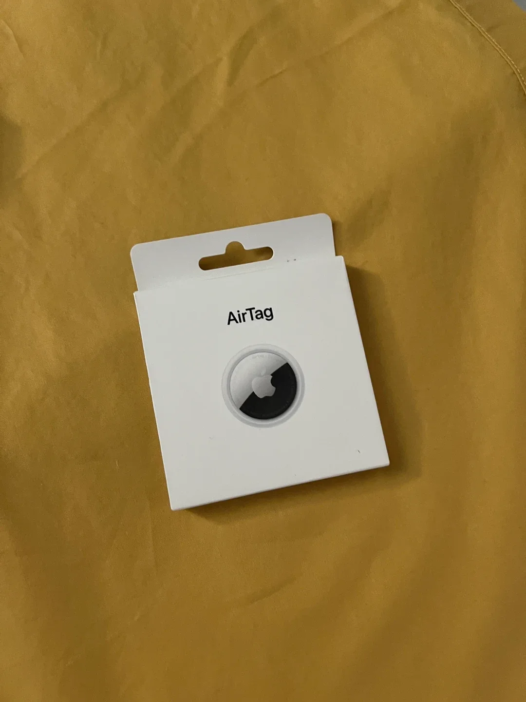 New Apple AirTag - Never Used! thumbnail