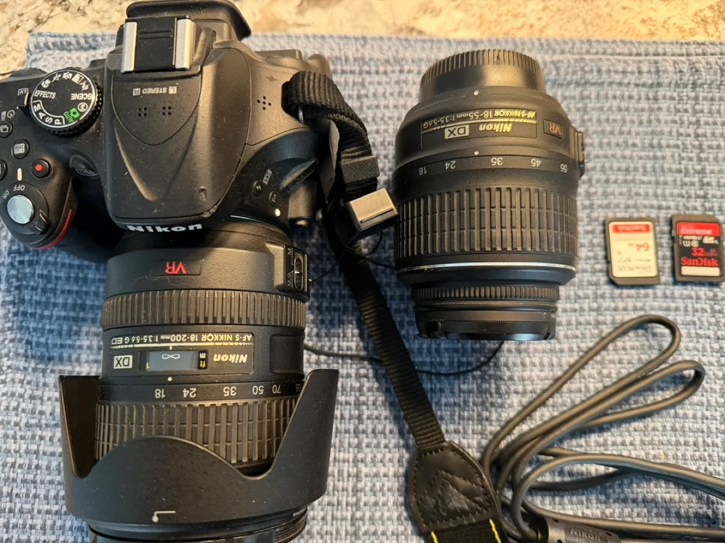 Nikon D5200 DSLR Camera with 18-200mm & 18-55mm Lenses image indicator(3)