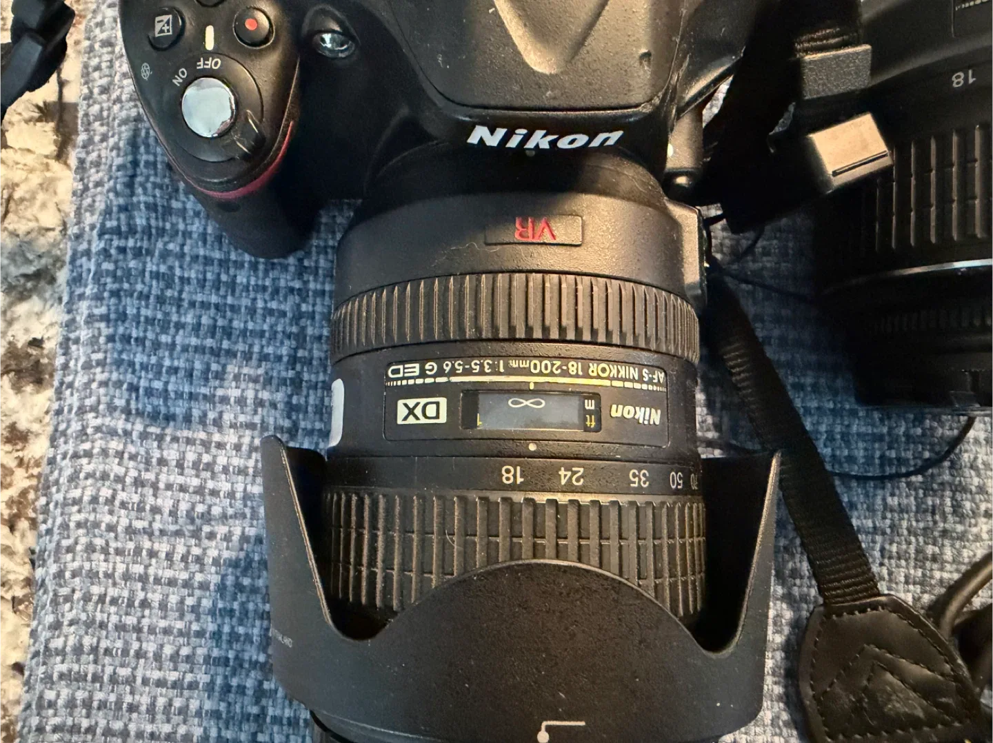 Nikon D5200 DSLR Camera with 18-200mm & 18-55mm Lenses image indicator(4)