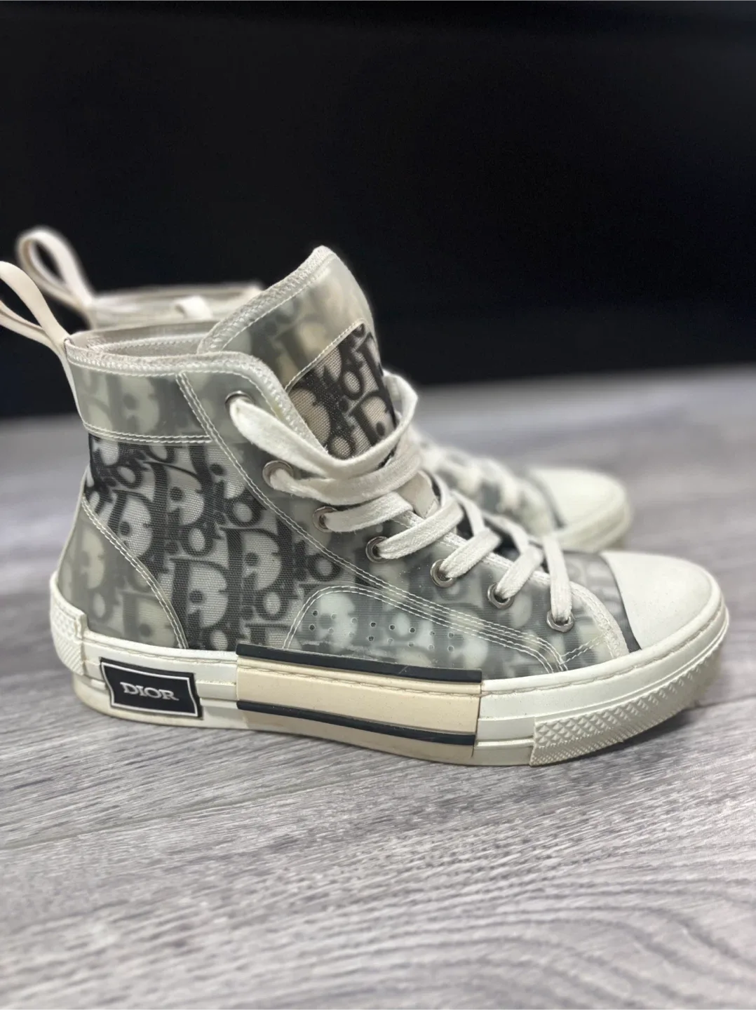 Dior Oblique High-Top Sneaker - Size 37 image indicator(3)