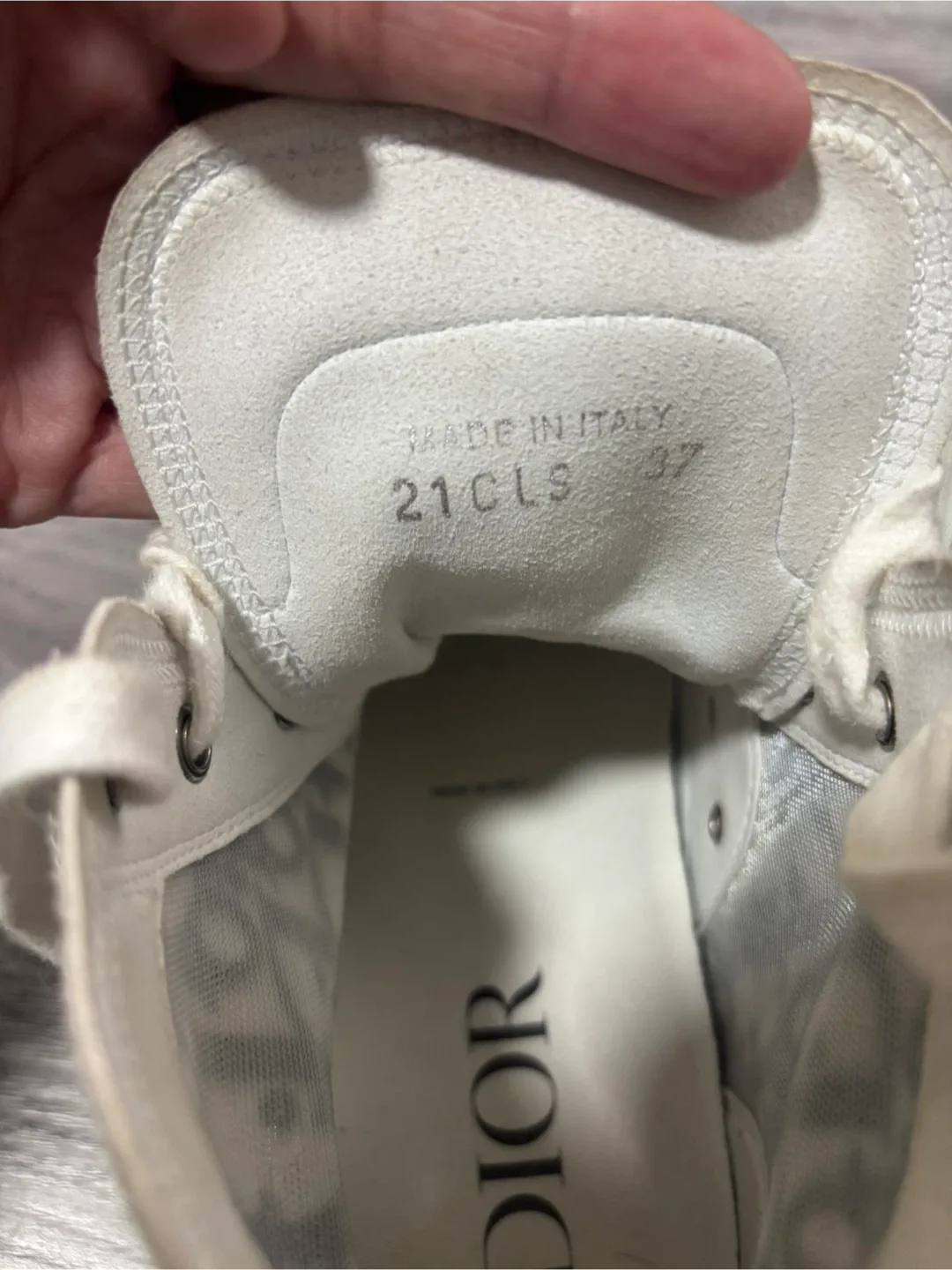 Dior Oblique High-Top Sneaker - Size 37 image indicator(4)