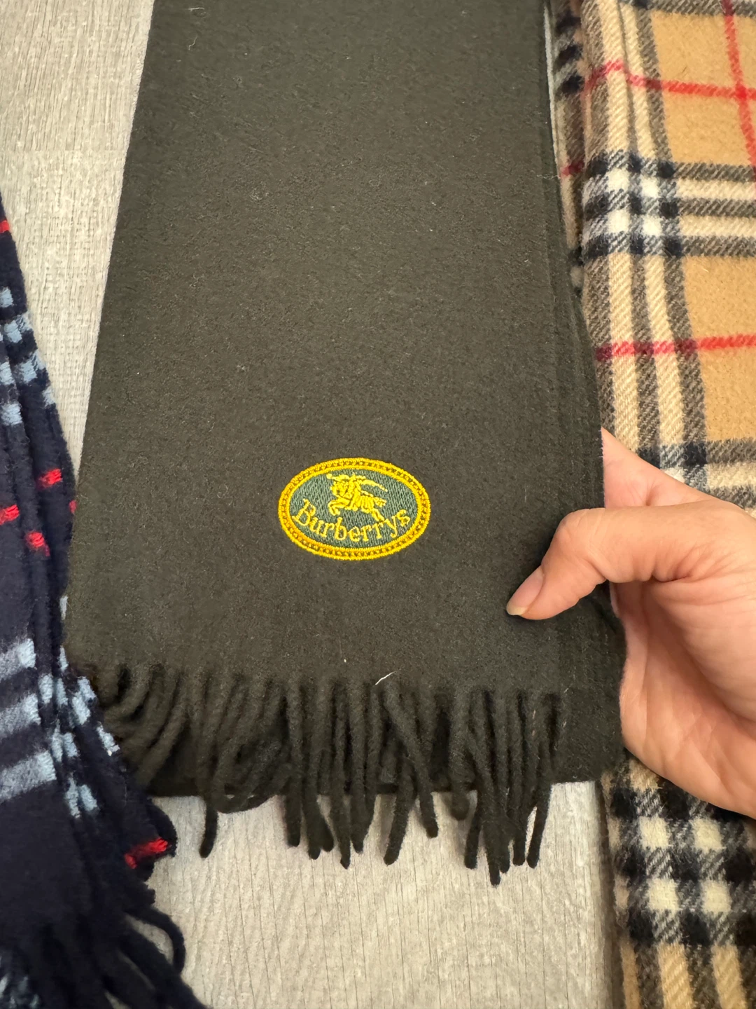 Burberry 100% Lambswool Scarf - photo 3