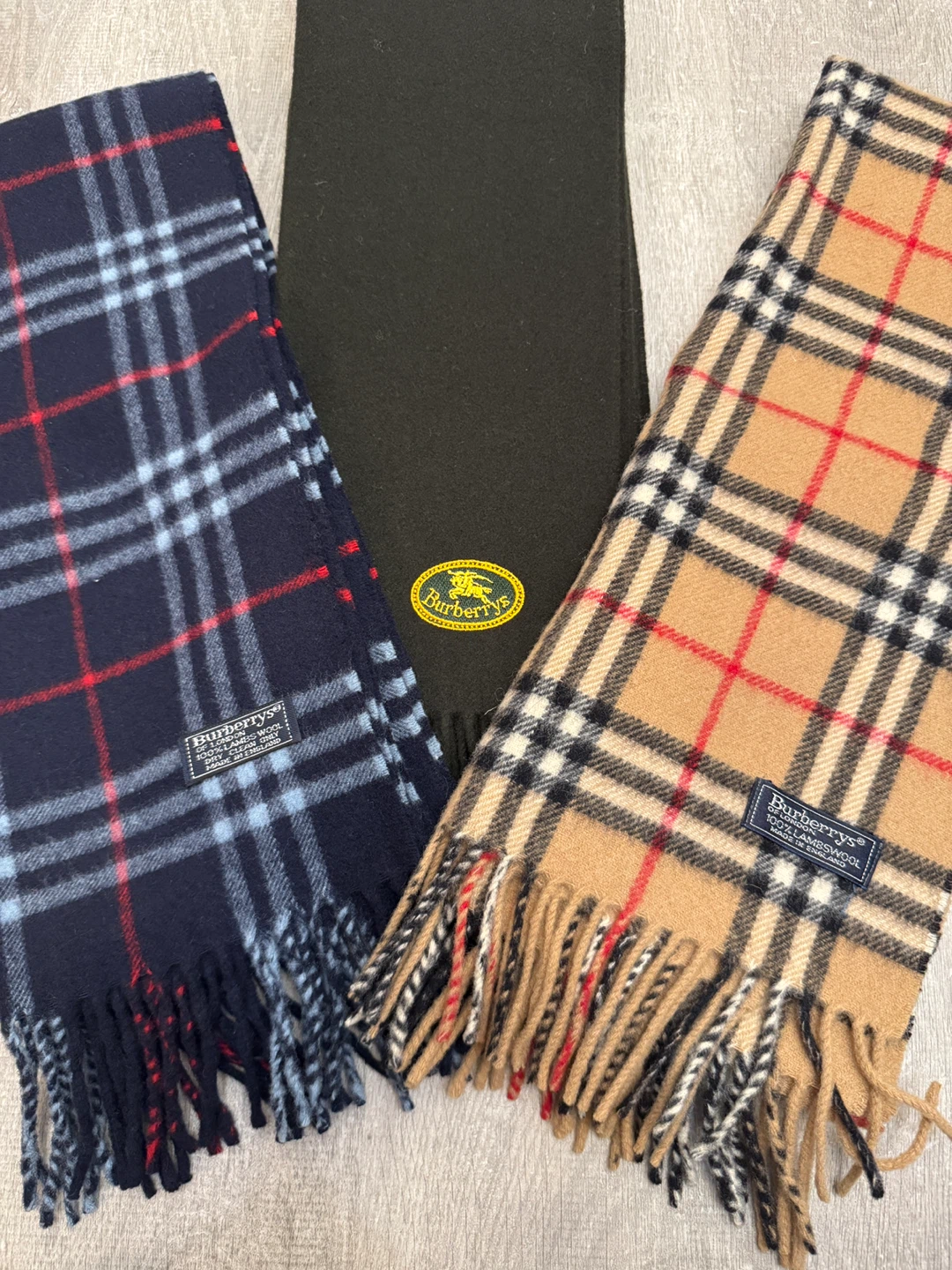 Burberry 100% Lambswool Scarf