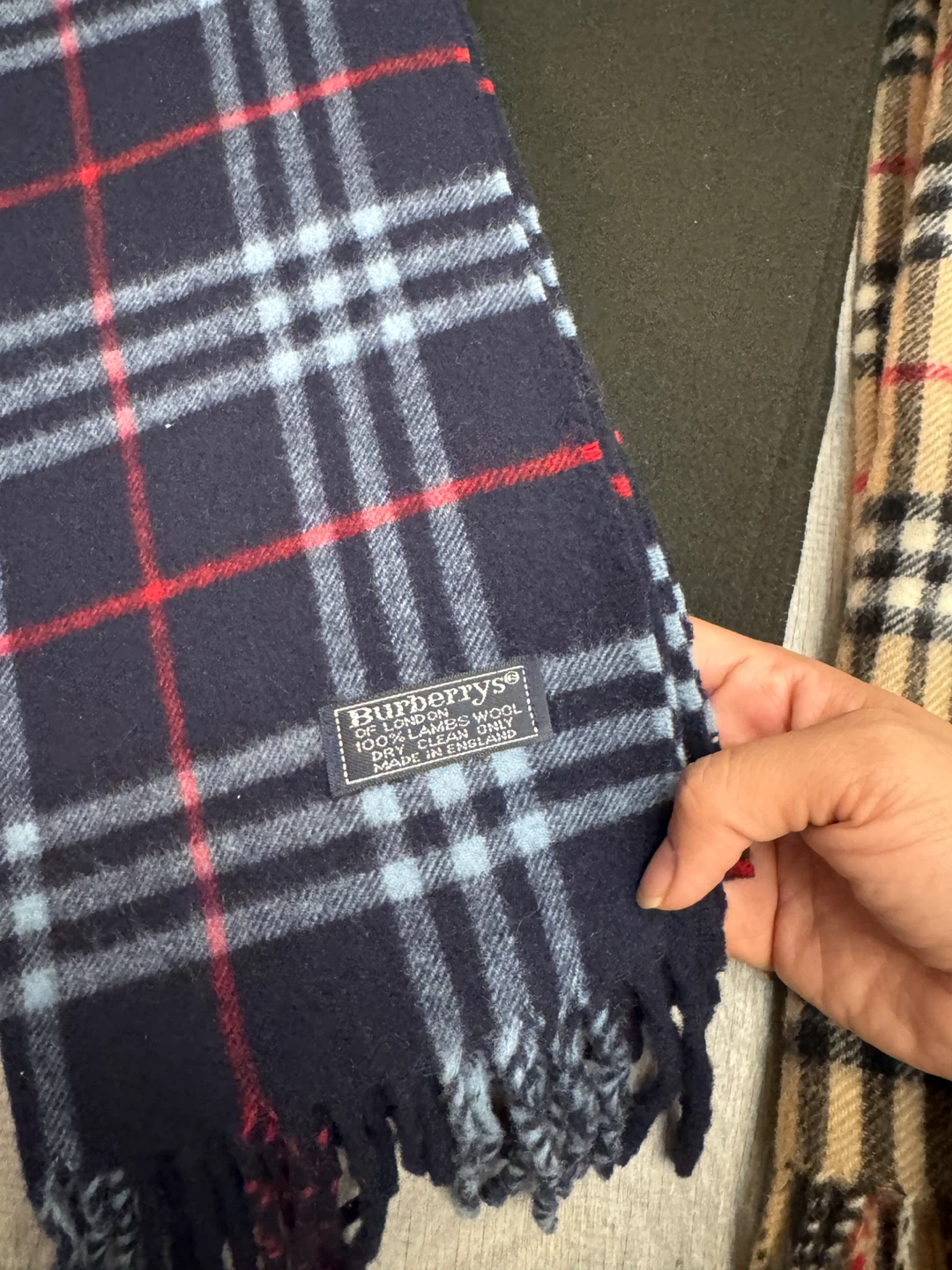 Burberry 100% Lambswool Scarf - photo 2