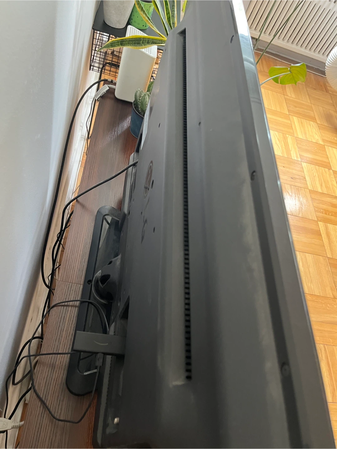 LG TV - 40 inch - photo 2