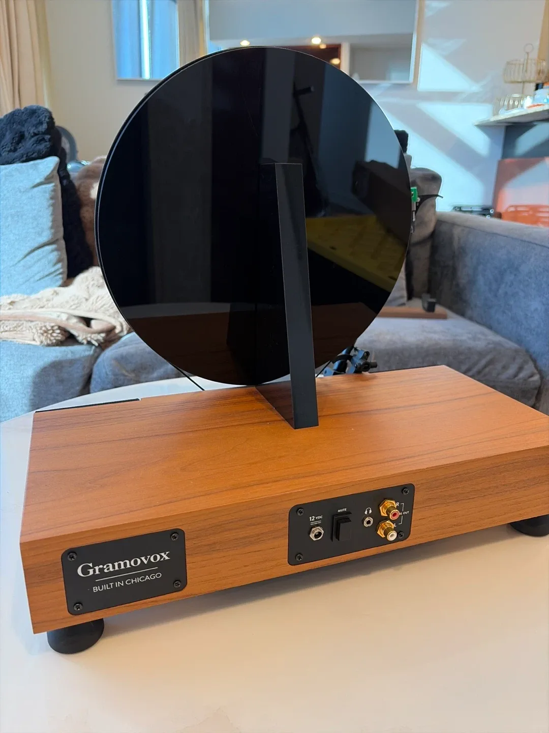 Gramovox Floating Record Vertical Turntable image indicator(2)