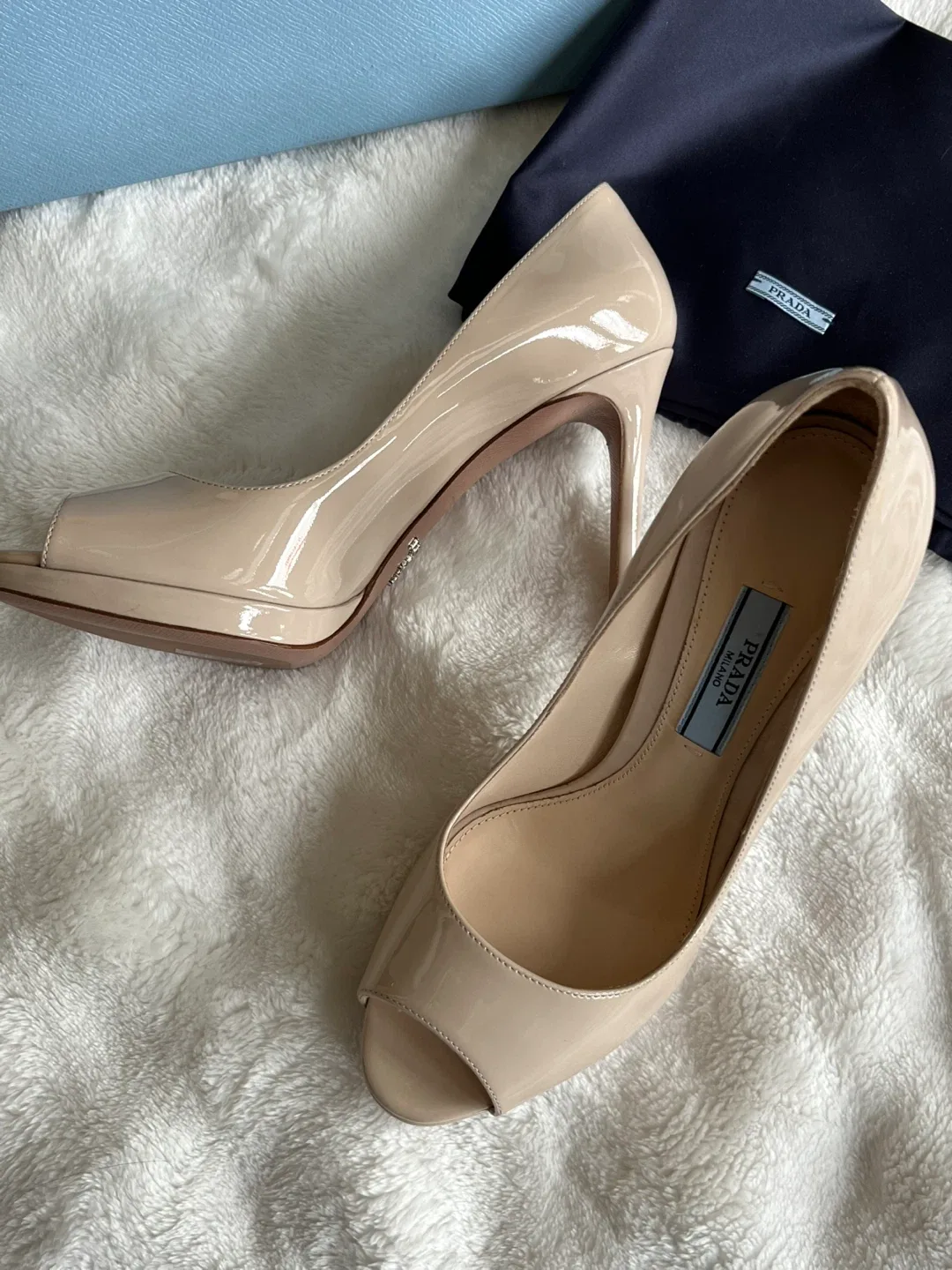 Prada heels image indicator(2)