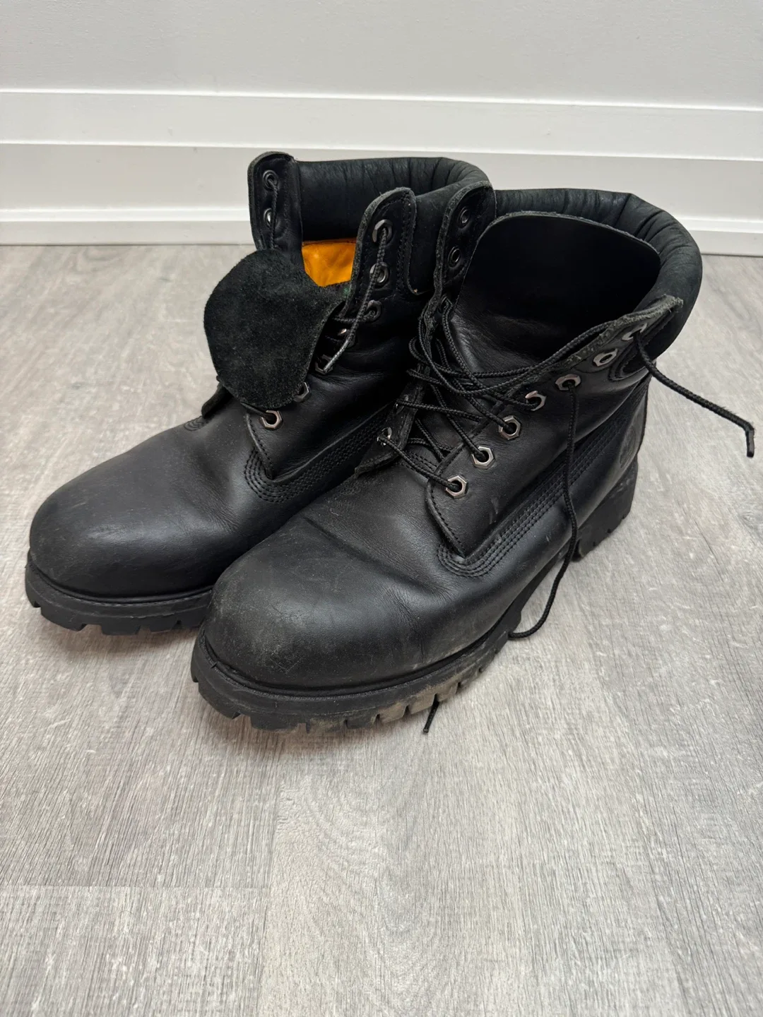 Timberland Black Leather Boots - Size 9 thumbnail