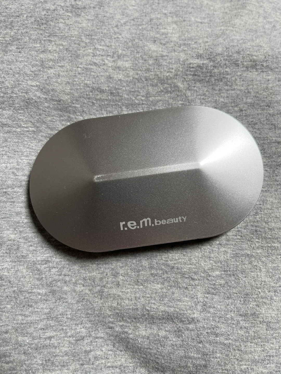 rem beauty midnight eyeshadows palette in babydoll image indicator(2)