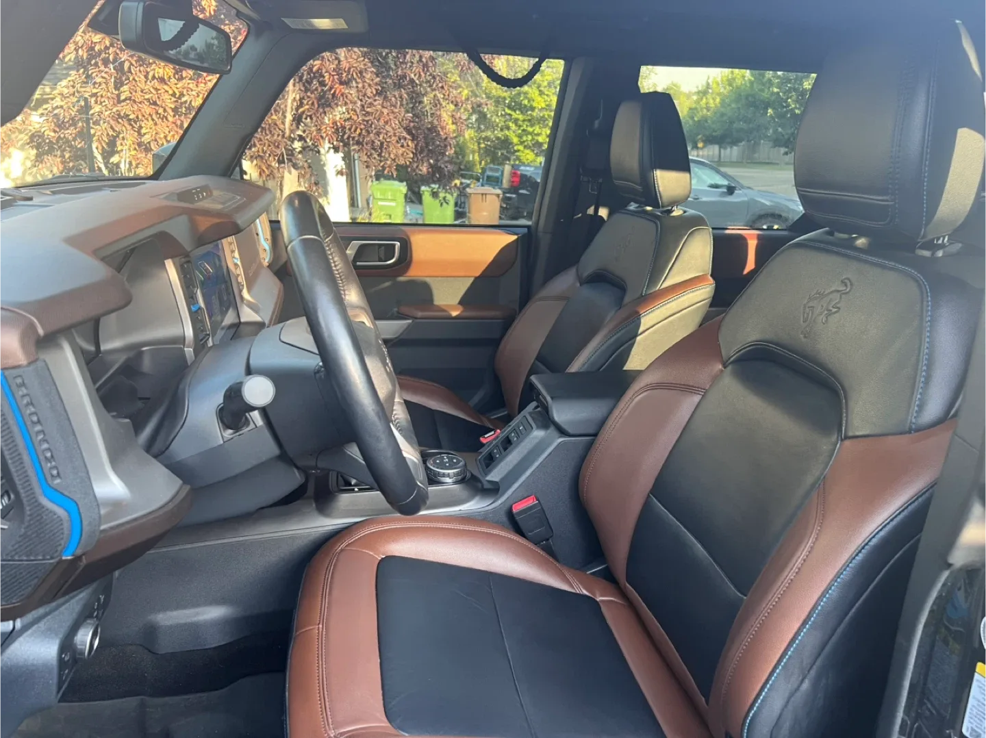 Ford Bronco - Outerbanks image indicator(6)