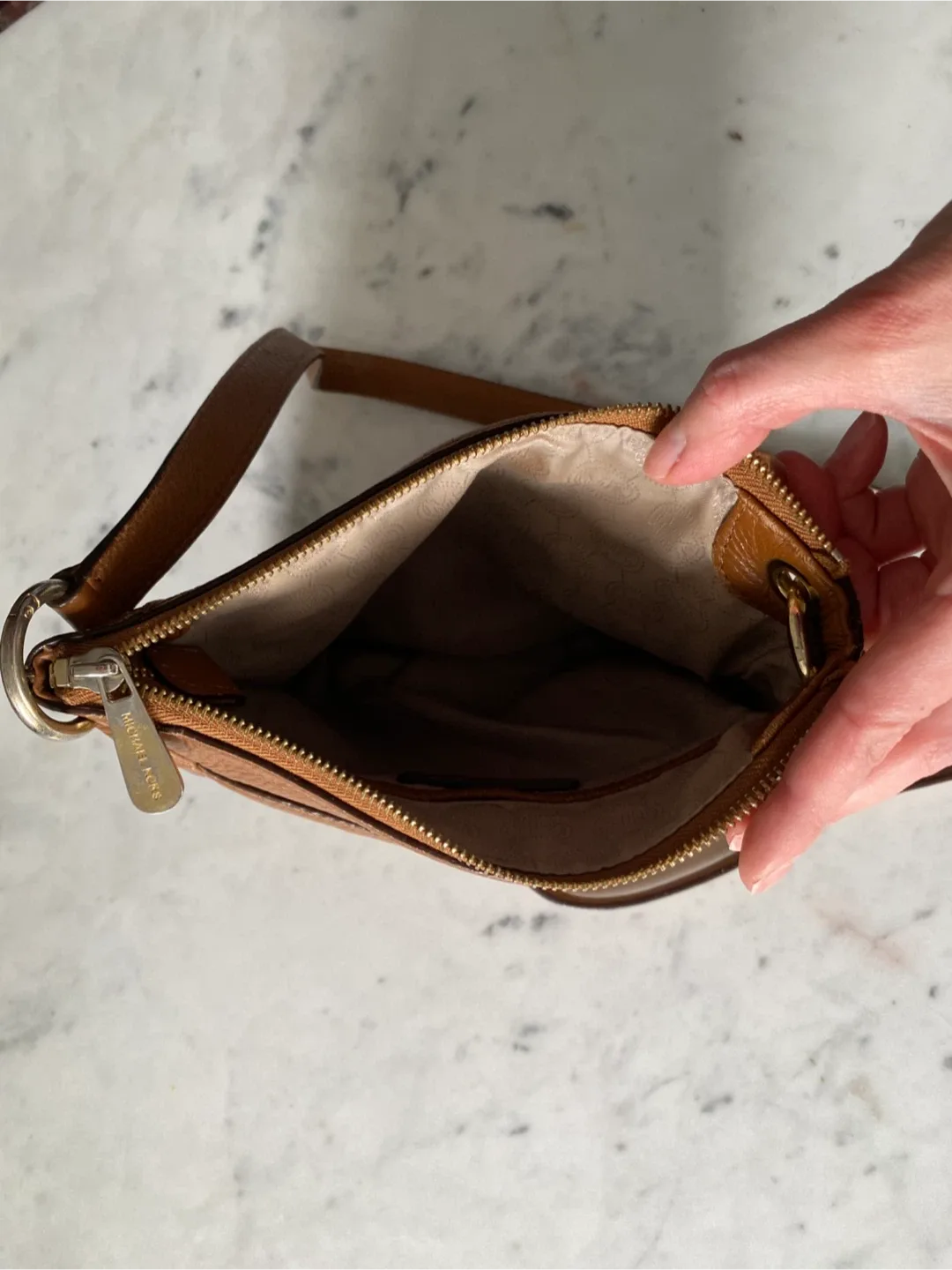 Michael Kors Leather Crossbody Bag image indicator(3)