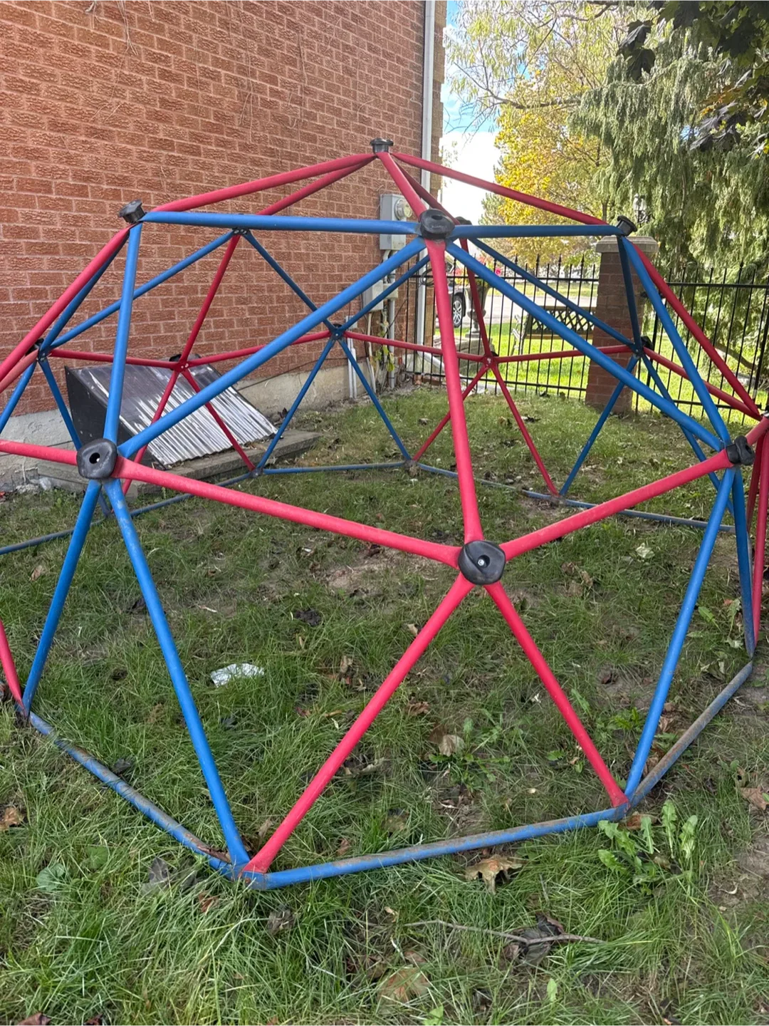 Lifetime climbing dome 60" image indicator(2)