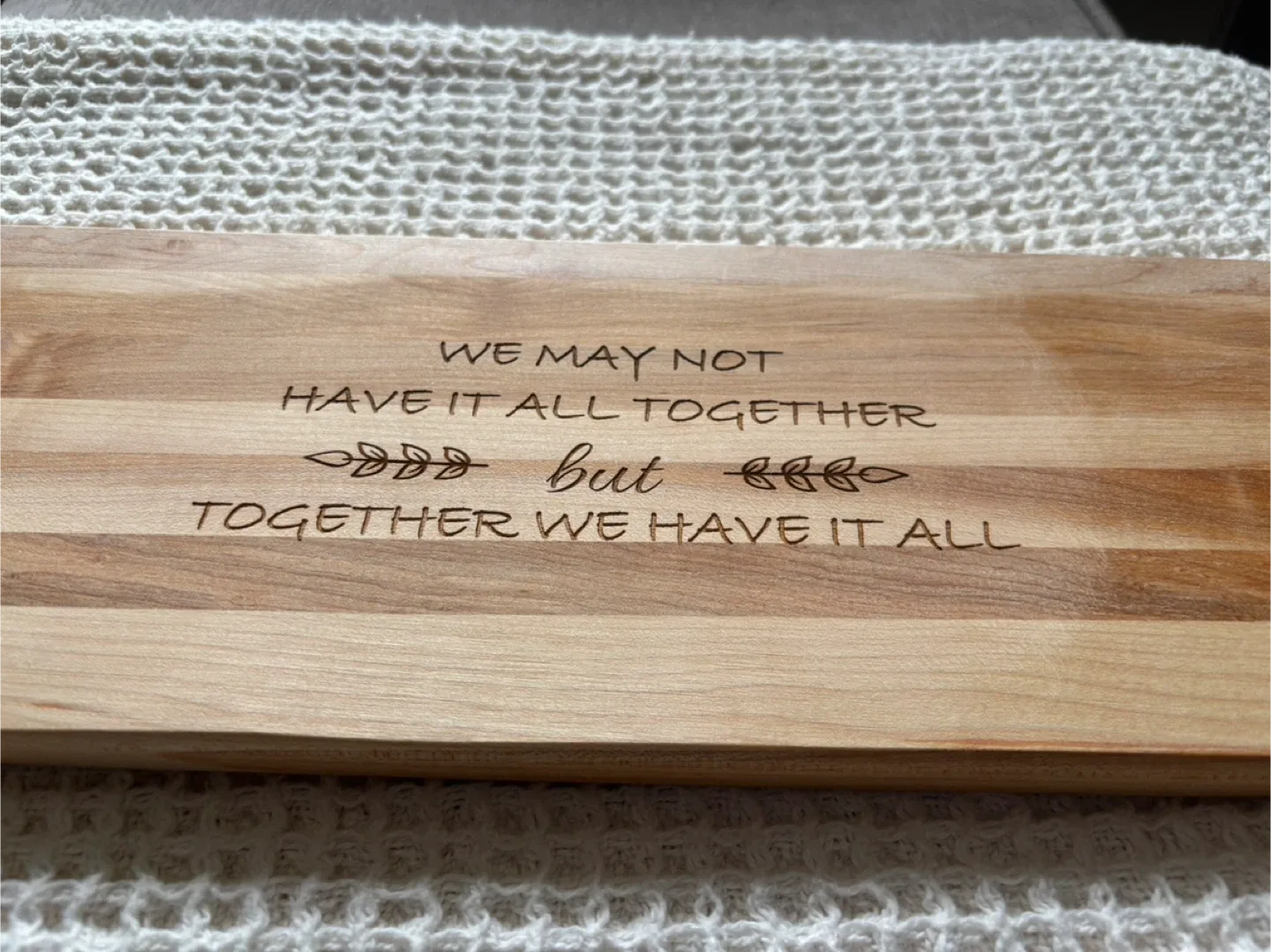 Maple Wooden Cutting Board with Handle image indicator(7)