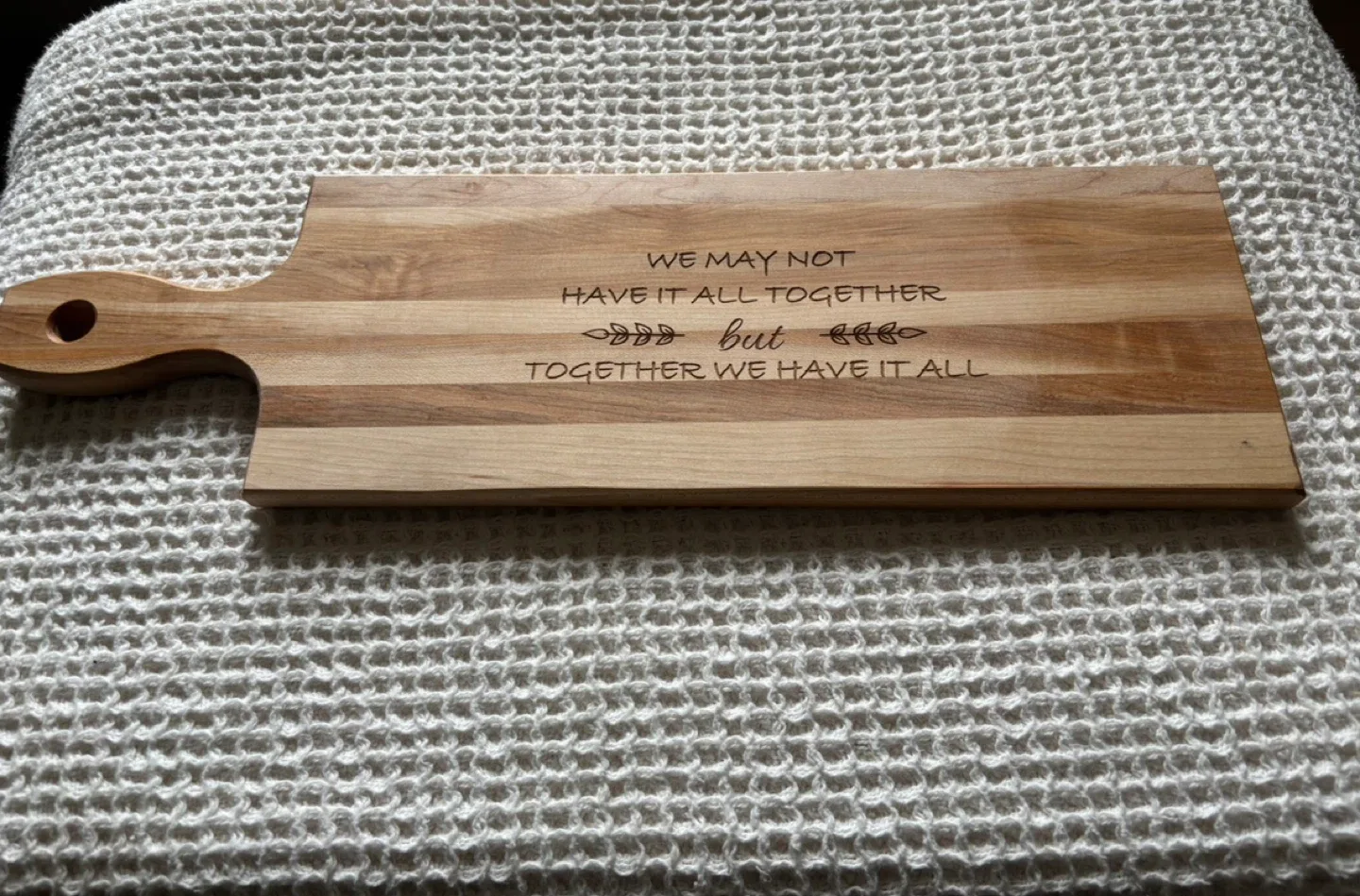 Maple Wooden Cutting Board with Handle image indicator(8)