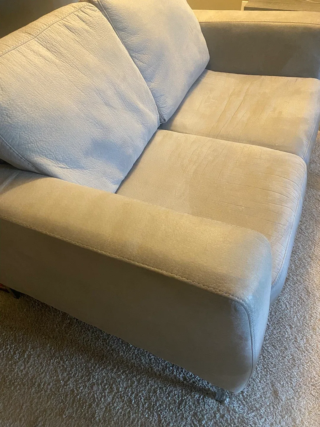 🥕 Sofa and loveseat with throw cushions image indicator(4)