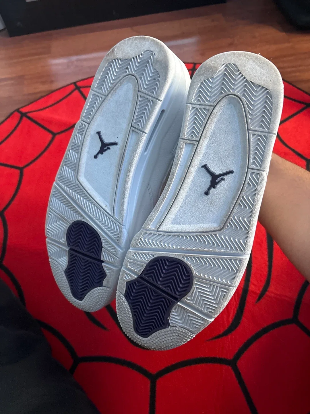 Air Jordan 4 Retro 'Metallic Purple' Sneakers Size 12 image indicator(5)